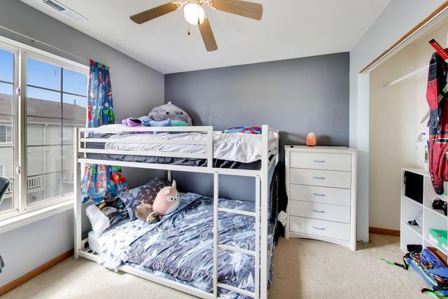 18 New Haven Drive 18, Cary, IL 60013