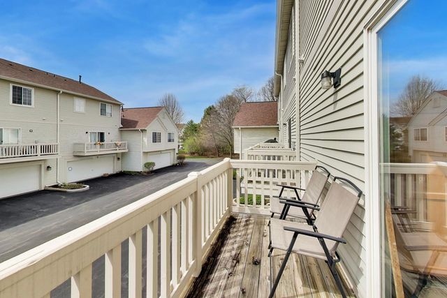 18 New Haven Drive 18, Cary, IL 60013