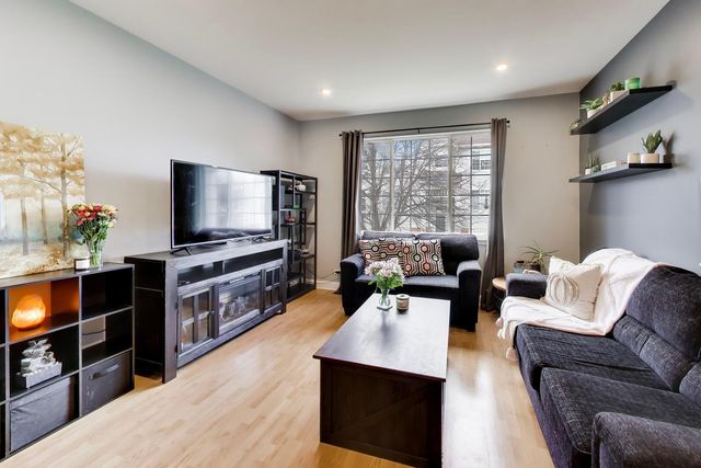 18 New Haven Drive 18, Cary, IL 60013