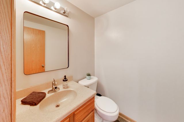 18 New Haven Drive 18, Cary, IL 60013