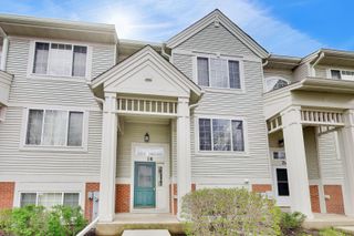 18 New Haven Drive 18, Cary, IL 60013