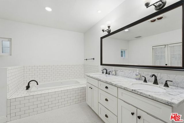 16910 Magnolia Boulevard, Encino, CA 91316