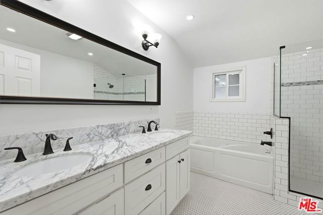 16910 Magnolia Boulevard, Encino, CA 91316