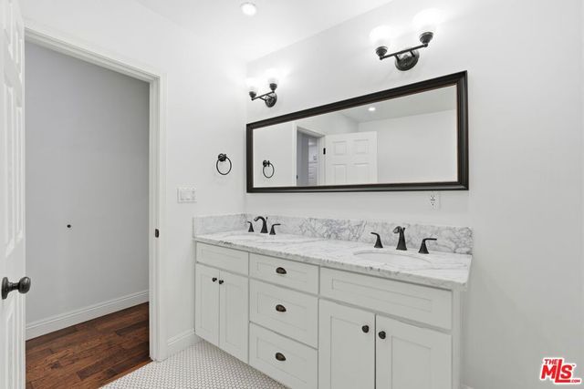 16910 Magnolia Boulevard, Encino, CA 91316