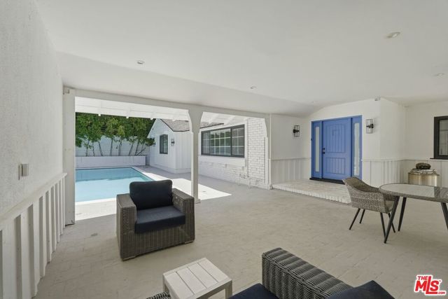16910 Magnolia Boulevard, Encino, CA 91316
