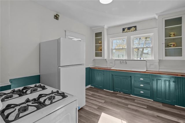 79 Carpenter Street, Warwick, RI 02886