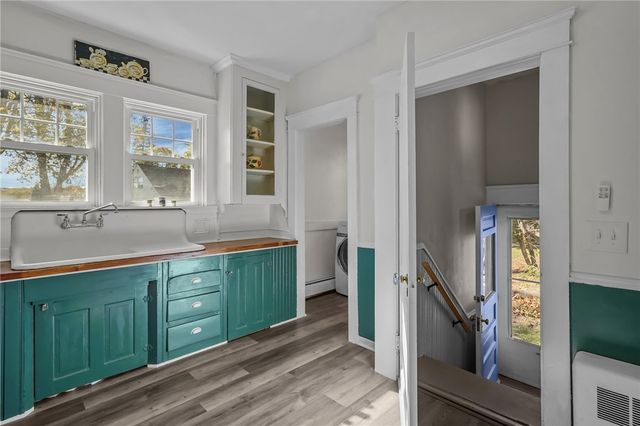 79 Carpenter Street, Warwick, RI 02886