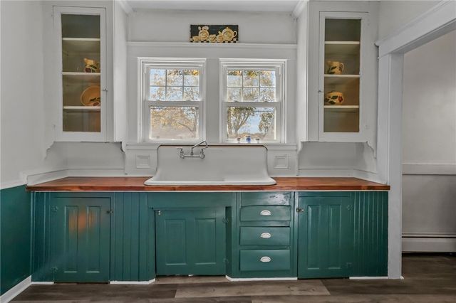 79 Carpenter Street, Warwick, RI 02886