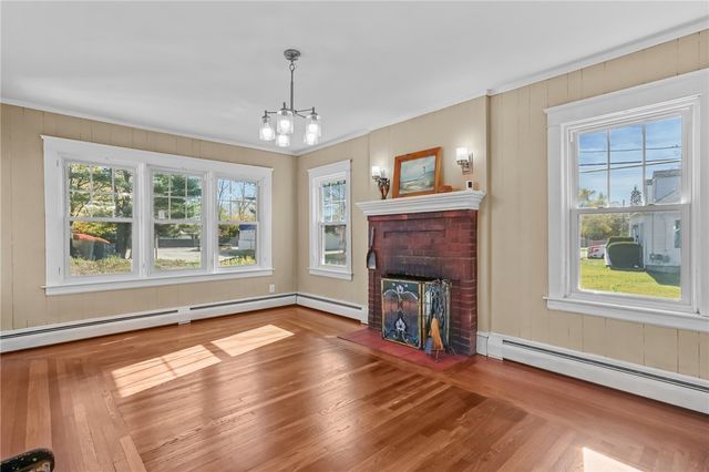 79 Carpenter Street, Warwick, RI 02886