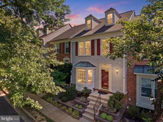 8892 EAGLE ROCK LN, Springfield, VA 22153