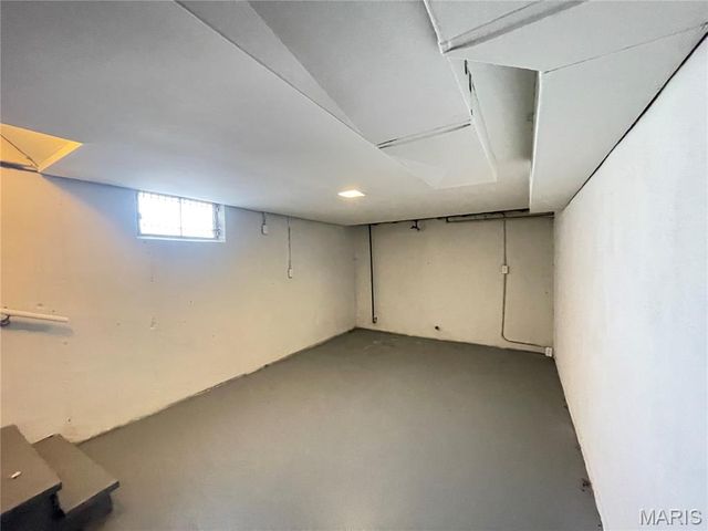 8447 Concord Place, St Louis, MO 63147