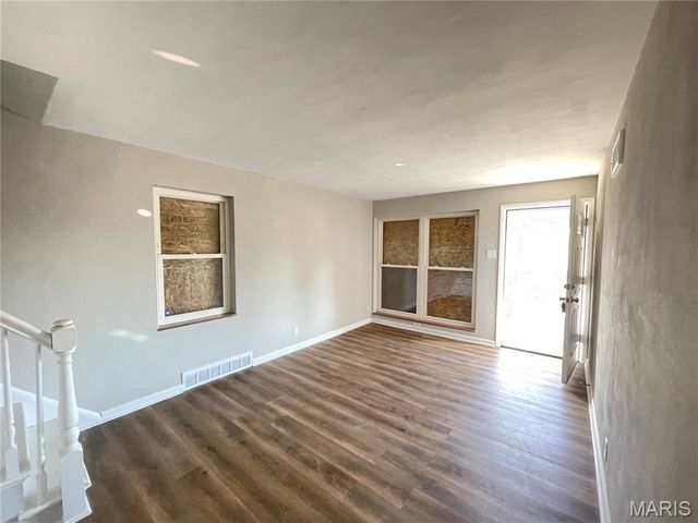 8447 Concord Place, St Louis, MO 63147