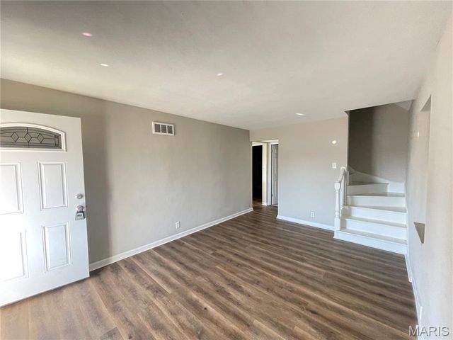 8447 Concord Place, St Louis, MO 63147