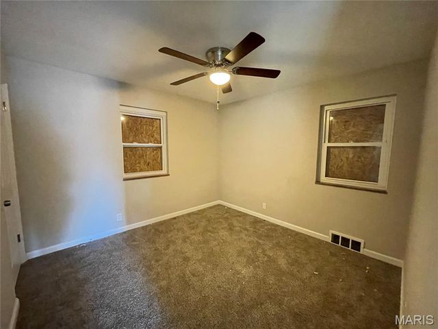 8447 Concord Place, St Louis, MO 63147