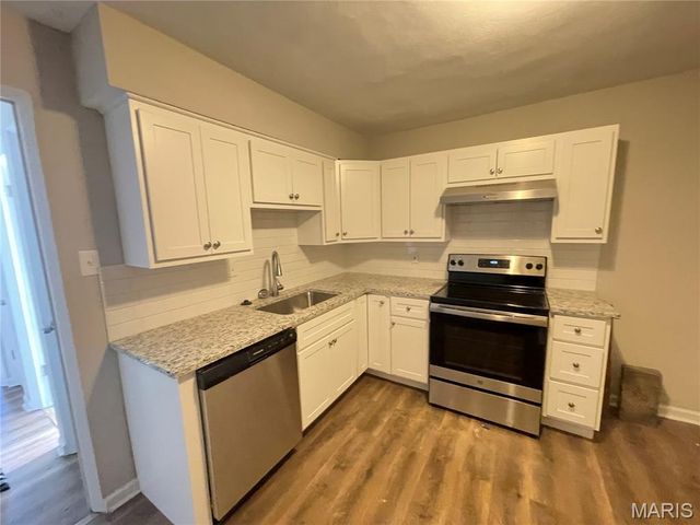 8447 Concord Place, St Louis, MO 63147