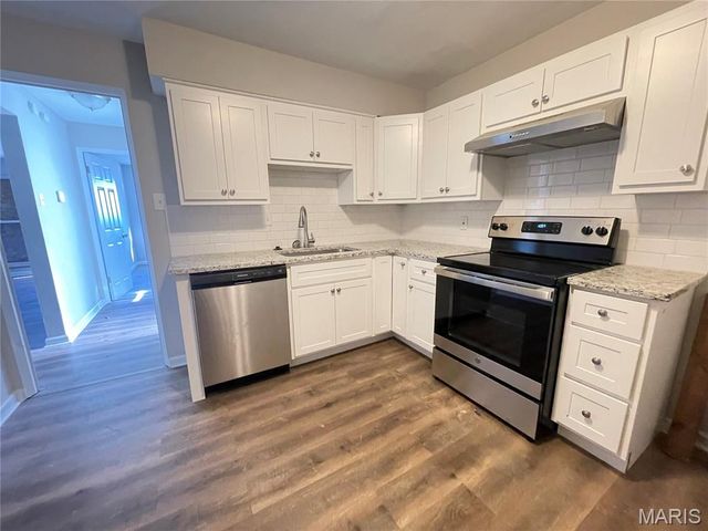8447 Concord Place, St Louis, MO 63147