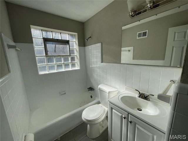 8447 Concord Place, St Louis, MO 63147