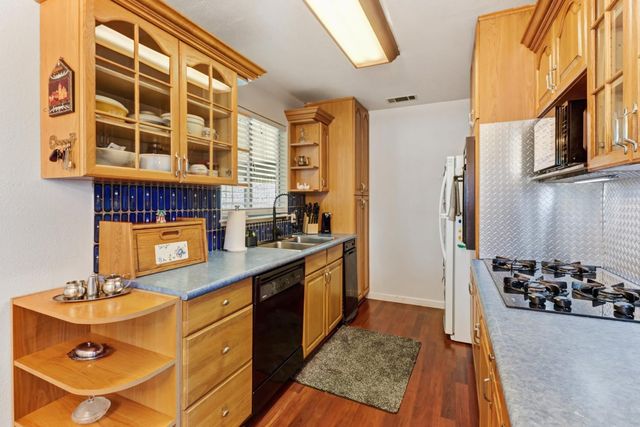 2318 Thompson Way, Sacramento, CA 95822