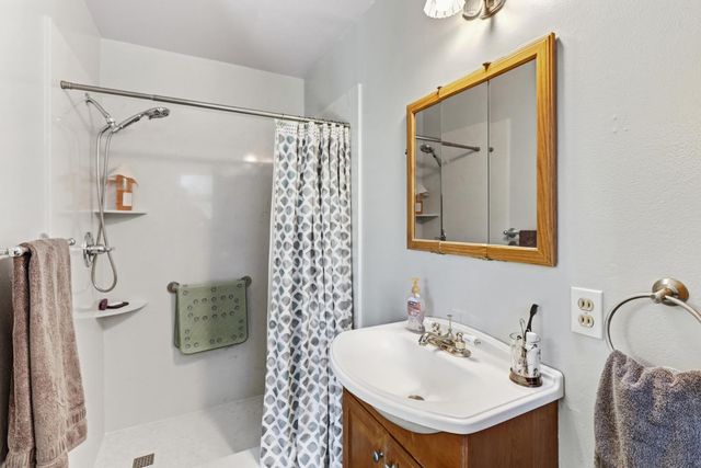 2318 Thompson Way, Sacramento, CA 95822