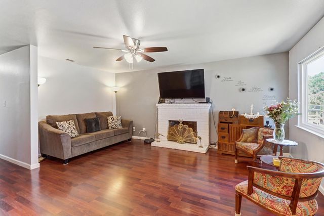 2318 Thompson Way, Sacramento, CA 95822
