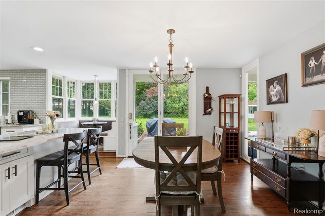 27310 Crestwood Drive, Franklin Village, MI 48025