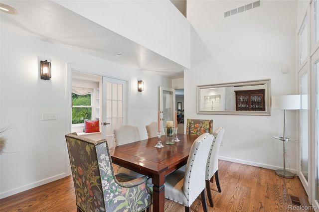 27310 Crestwood Drive, Franklin Village, MI 48025