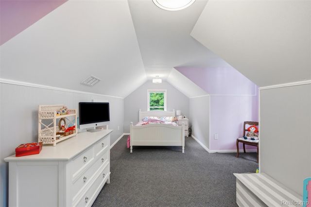 27310 Crestwood Drive, Franklin Village, MI 48025