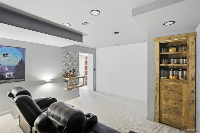 27310 Crestwood Drive, Franklin Village, MI 48025