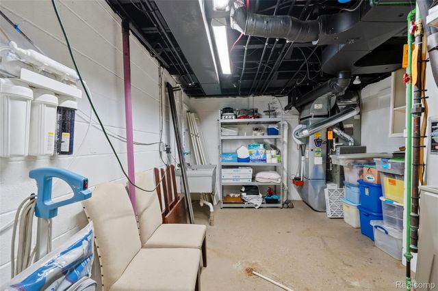 27310 Crestwood Drive, Franklin Village, MI 48025