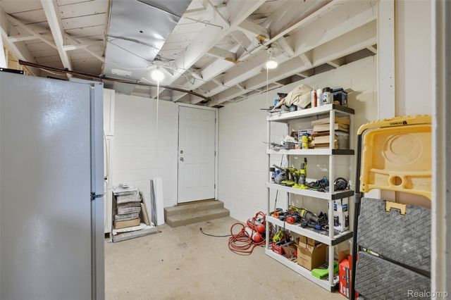 27310 Crestwood Drive, Franklin Village, MI 48025