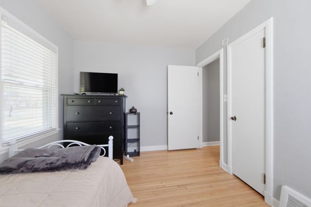 3209 Hampshire Avenue S, Saint Louis Park, MN 55426