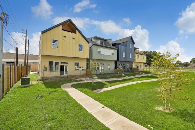 3902 Zina Way, Houston, TX 77018