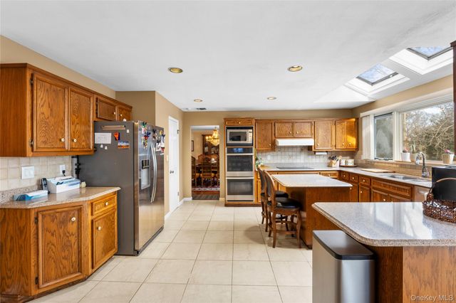 144 Landing Meadow Road, Smithtown, NY 11787