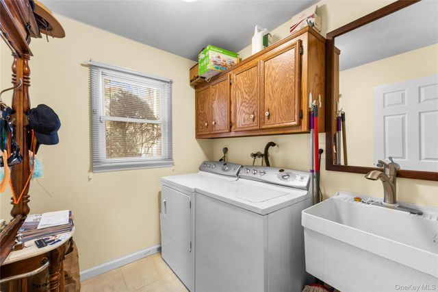 144 Landing Meadow Road, Smithtown, NY 11787