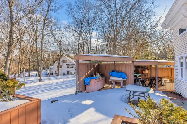 144 Landing Meadow Road, Smithtown, NY 11787