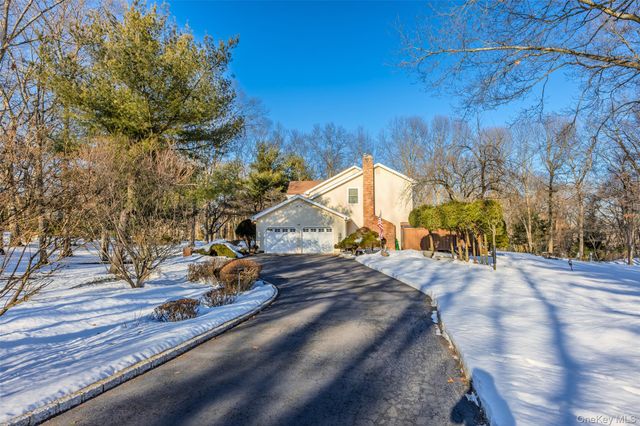 144 Landing Meadow Road, Smithtown, NY 11787