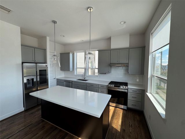 304 Jensen, Houston, TX 77020