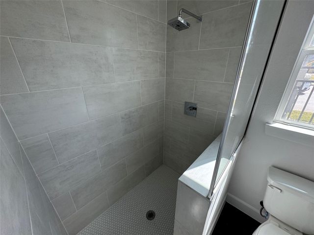 304 Jensen, Houston, TX 77020