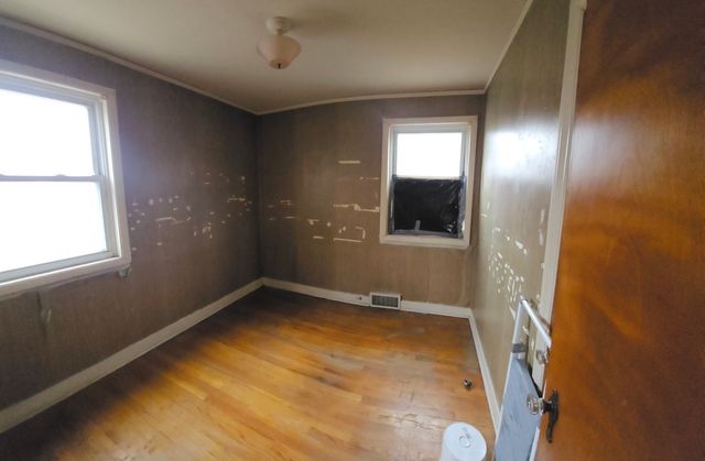 9406 S Michigan Avenue, Chicago, IL 60619