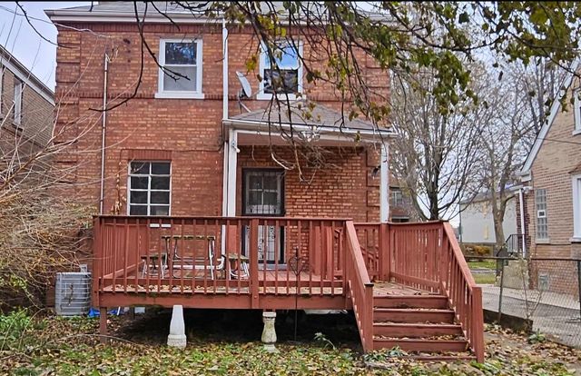 9406 S Michigan Avenue, Chicago, IL 60619