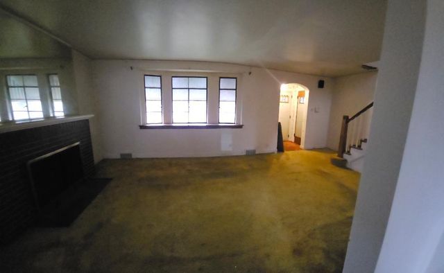 9406 S Michigan Avenue, Chicago, IL 60619