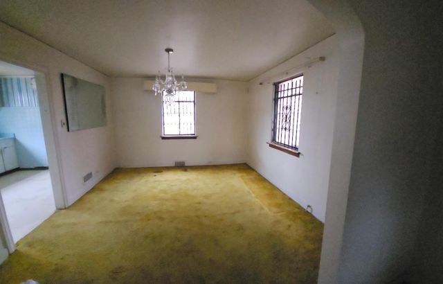 9406 S Michigan Avenue, Chicago, IL 60619