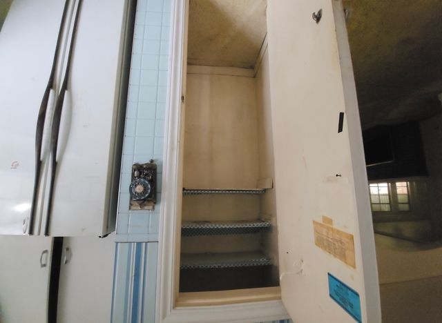 9406 S Michigan Avenue, Chicago, IL 60619