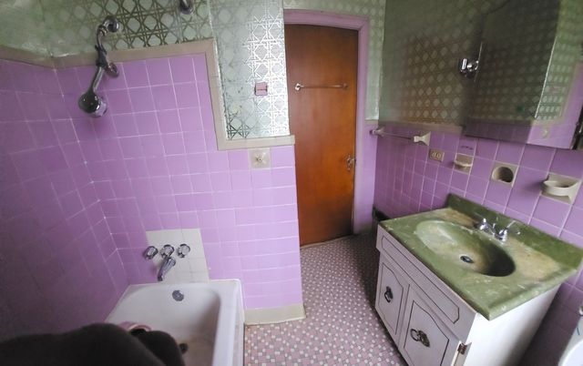 9406 S Michigan Avenue, Chicago, IL 60619