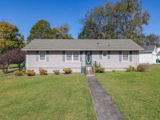 330 Hickory Cir, Lewisburg, TN 37091