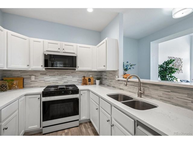 2768 W Greens Dr, Littleton, CO 80123