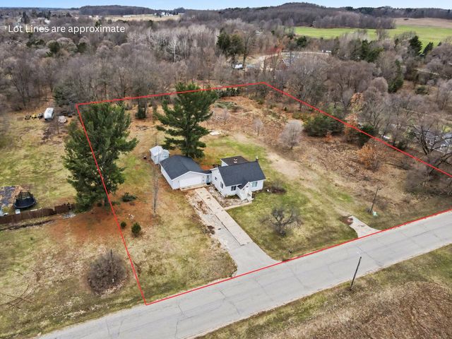 235 S 204th Avenue, Hesperia, MI 49421