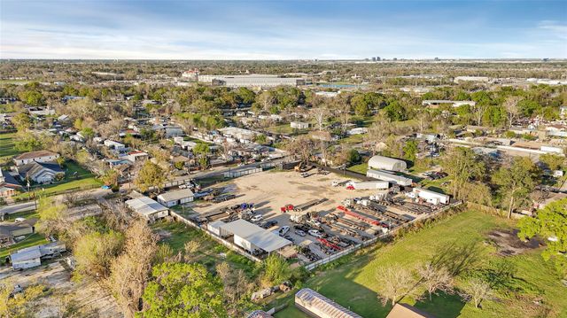 5715 & 5721 Spindle Drive, Houston, TX 77086