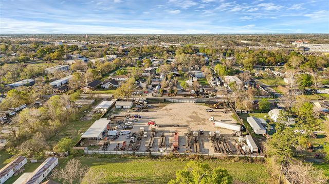 5715 & 5721 Spindle Drive, Houston, TX 77086
