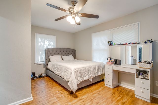 5032 Hartford Drive, River Oaks, TX 76114